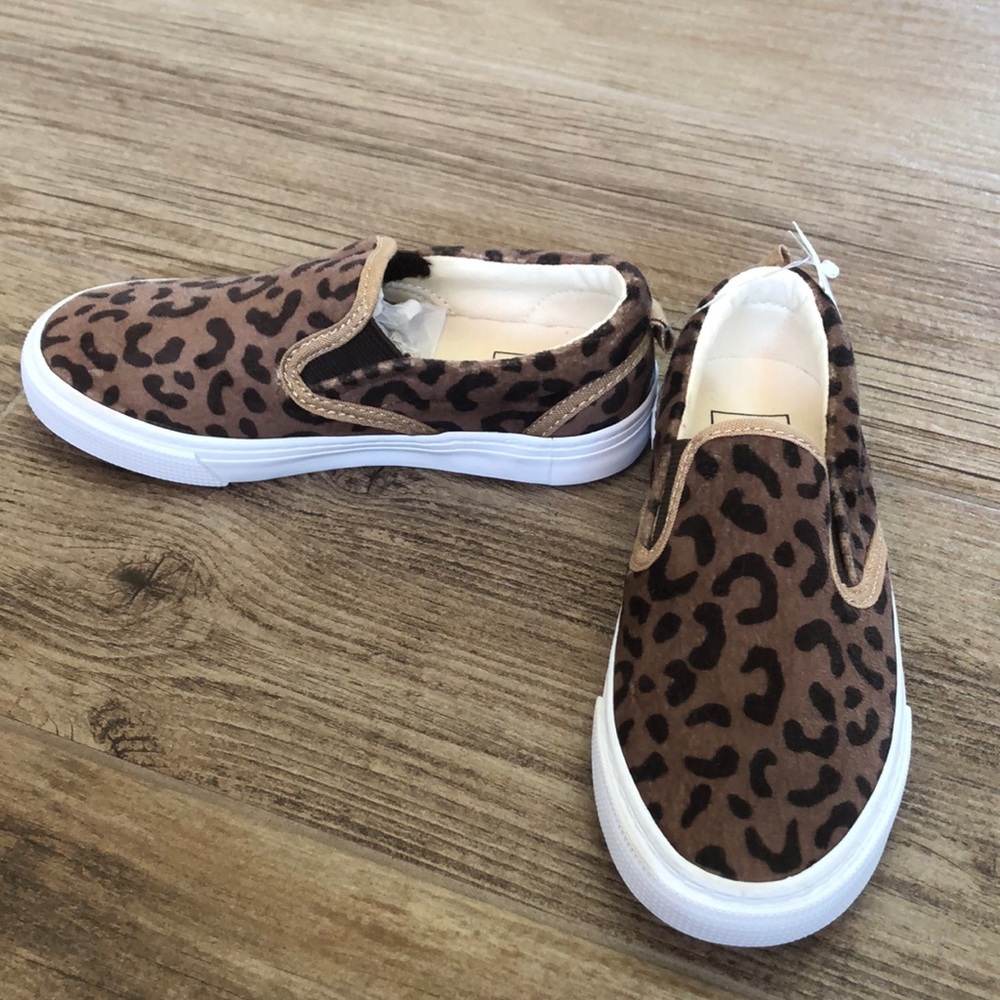 ‼️SOLD‼️ NWT Girls GAP kids Leopard Slip On Shoes - Picture 2 of 6
